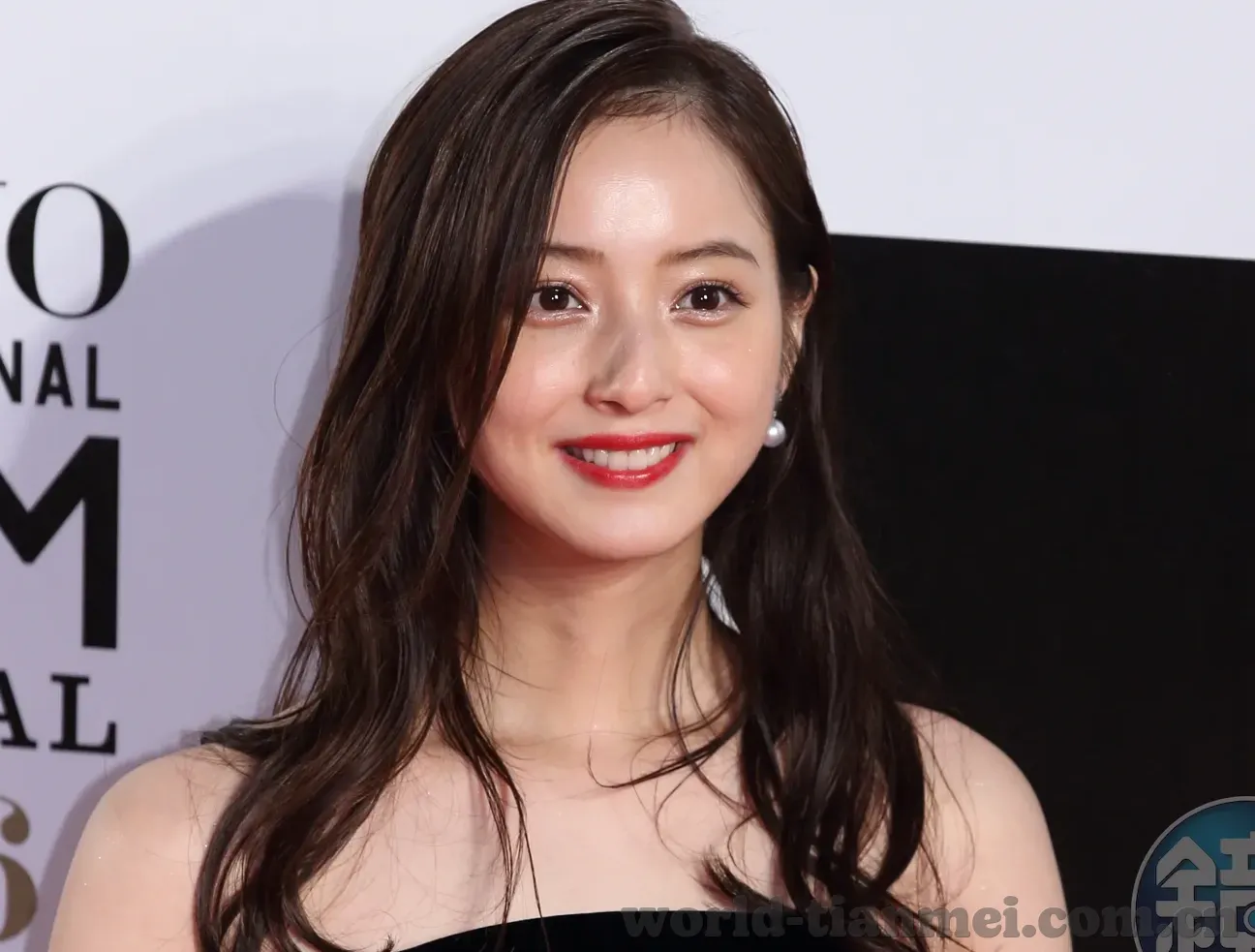 人妻有码-探索人妻角色的多维度魅力，从人妻有码的视角
